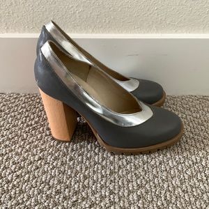 Anthropologie Ouigal grey silver block heels size 39